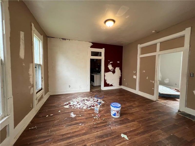 1931 W New York Street property photo 4