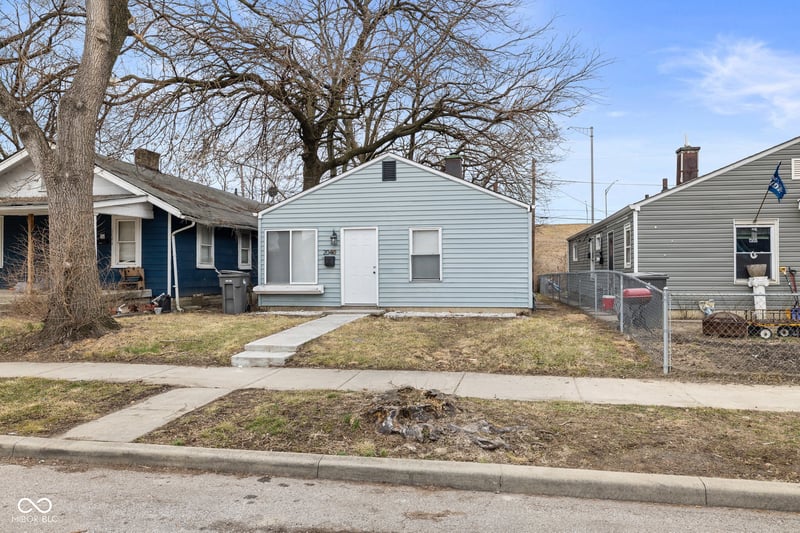 2040 Laurel Street, Indianapolis, IN 46203 property photo 2
