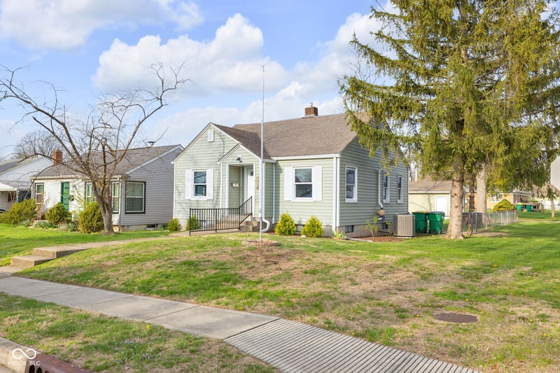 2054 Gerrard Avenue, Speedway, IN 46224 property photo 2