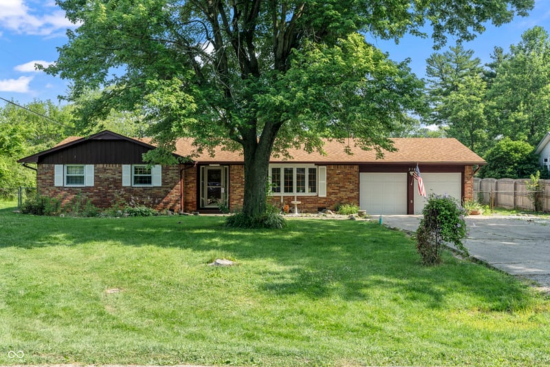 218 White Oak Drive, Greenfield, IN 46140 property photo 1