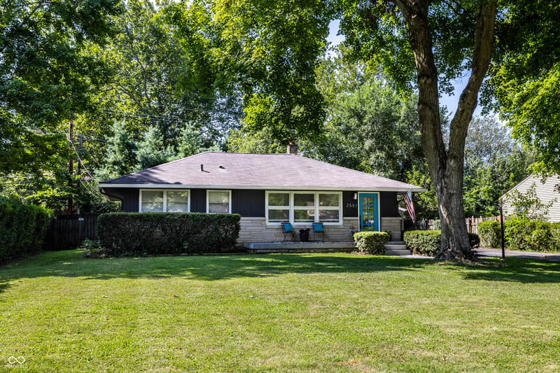 2551 E 68th Street, Indianapolis, IN 46220 property photo 2