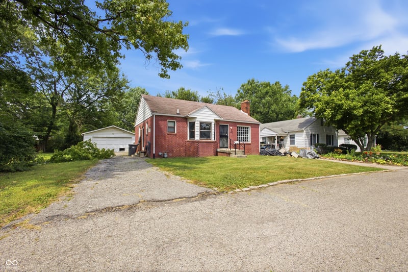 32 N Catherwood Avenue, Indianapolis, IN 46219 property photo 2