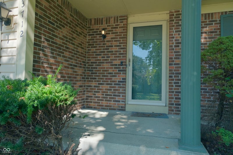 3712 Oil Creek Drive, Indianapolis, IN 46268 property photo 2