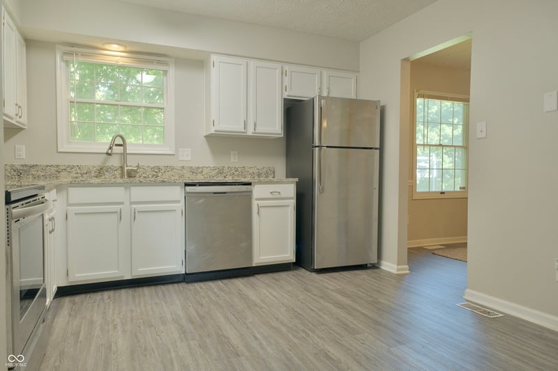 3712 Oil Creek Drive, Indianapolis, IN 46268 property photo 4