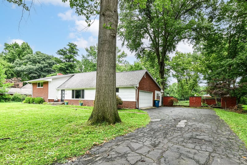4107 Roland Road, Indianapolis, IN 46228 property photo 2