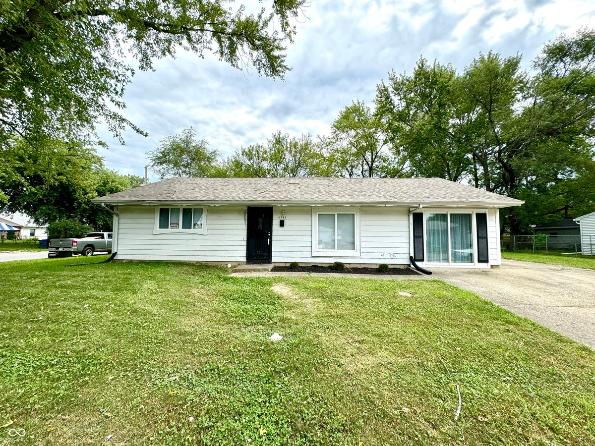 4345 Aspen Way in Indianapolis