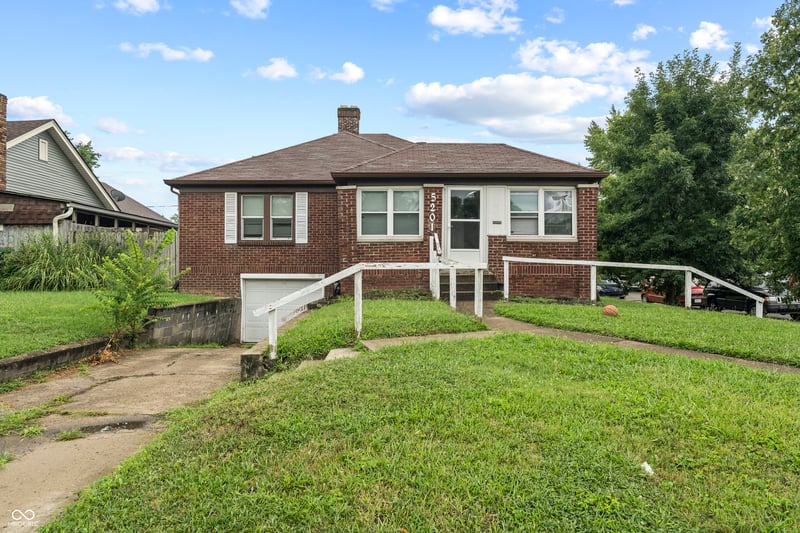 5201 E 10th Street, Indianapolis, IN 46219 property photo 4