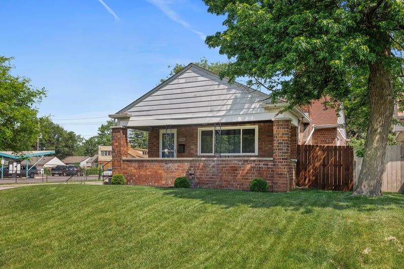5204 E 10th Street, Indianapolis, IN 46219 property photo 1