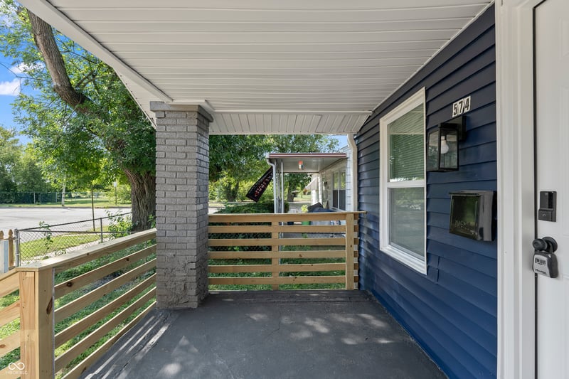 572 Trowbridge Street property photo 4