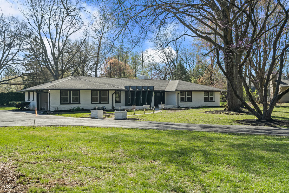 6025 Crows Nest Drive in Indianapolis