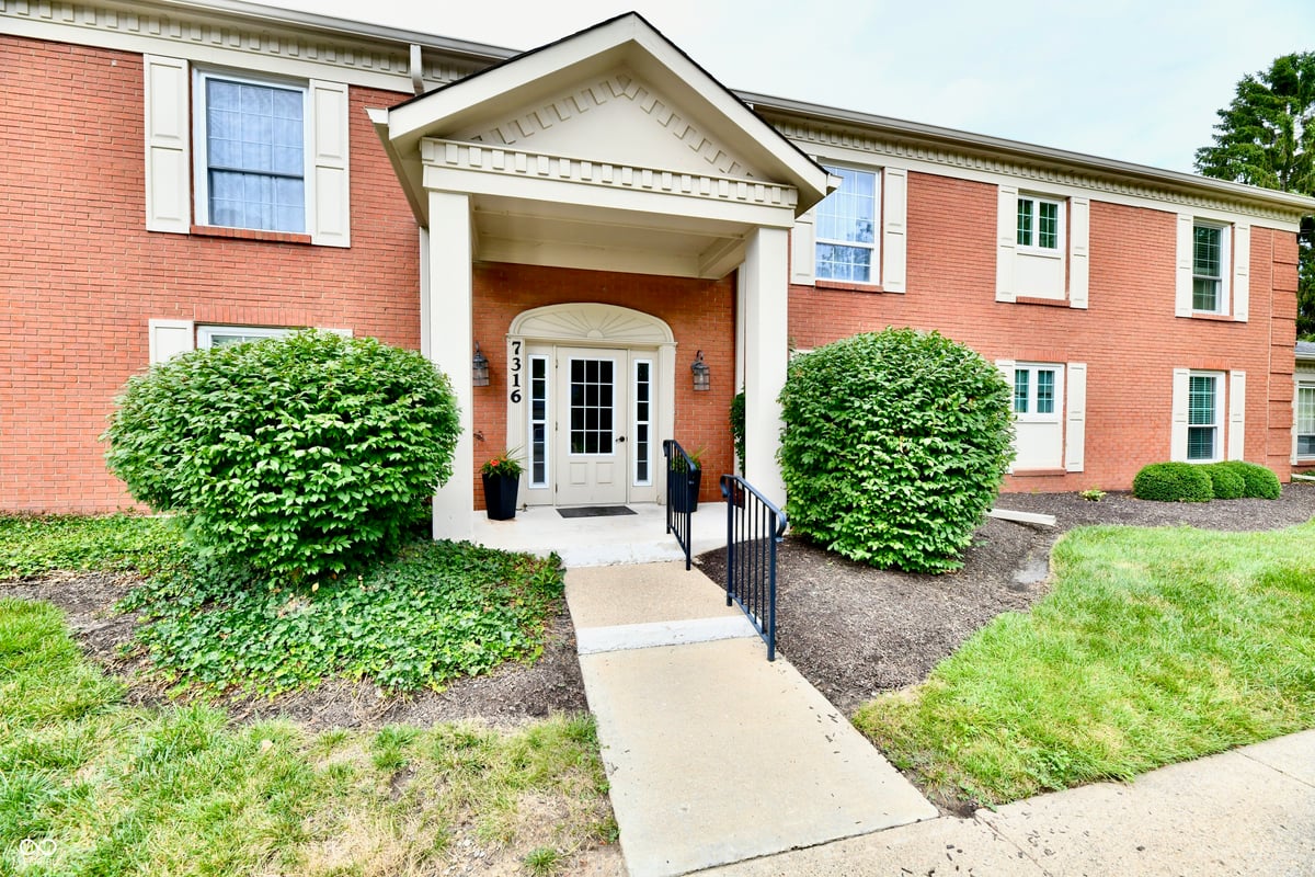 7316 Lions Head Drive #D in Indianapolis