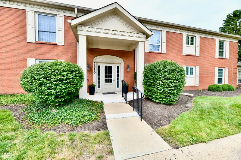 7316 Lions Head Drive #D, Indianapolis, IN 46260 property photo 1