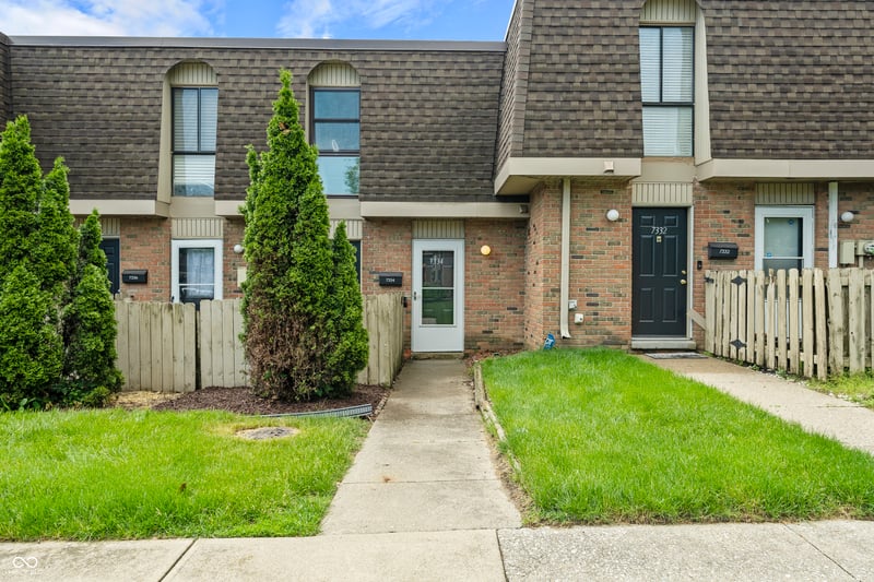 7334 Country Brook Drive, Indianapolis, IN 46260 property photo 1