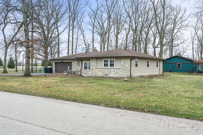 7985 Walnut Drive, Avon, IN 46123 property photo 2