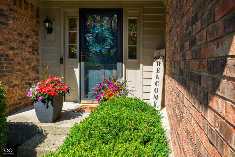 8119 Lake Point Way, Indianapolis, IN 46256 property photo 2