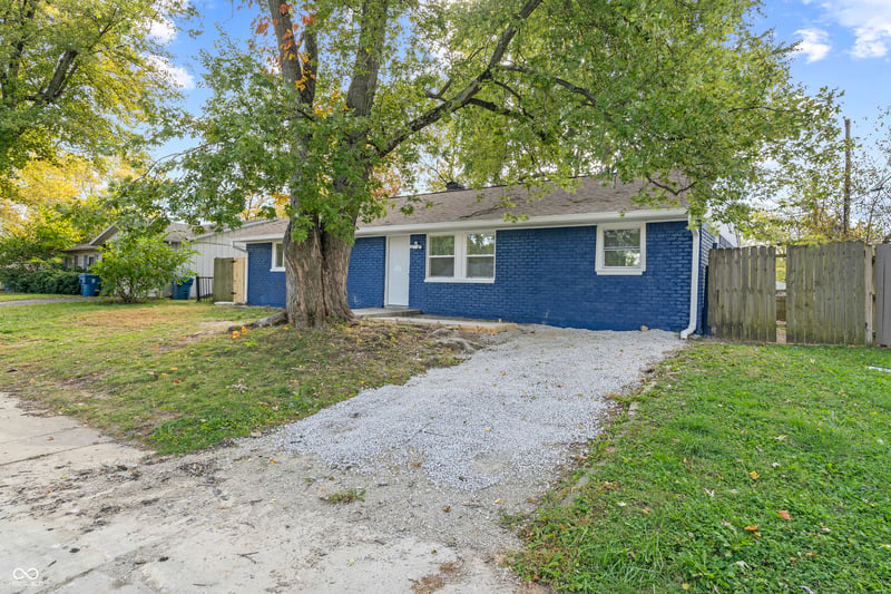 8515 Georgiana Lane, Indianapolis, IN 46226 property photo 3