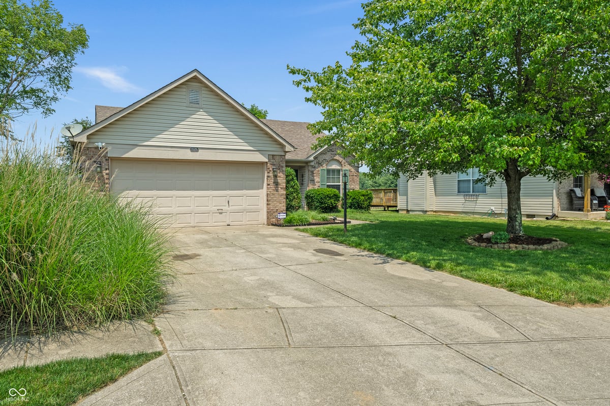 8526 Country Meadows Drive in Indianapolis
