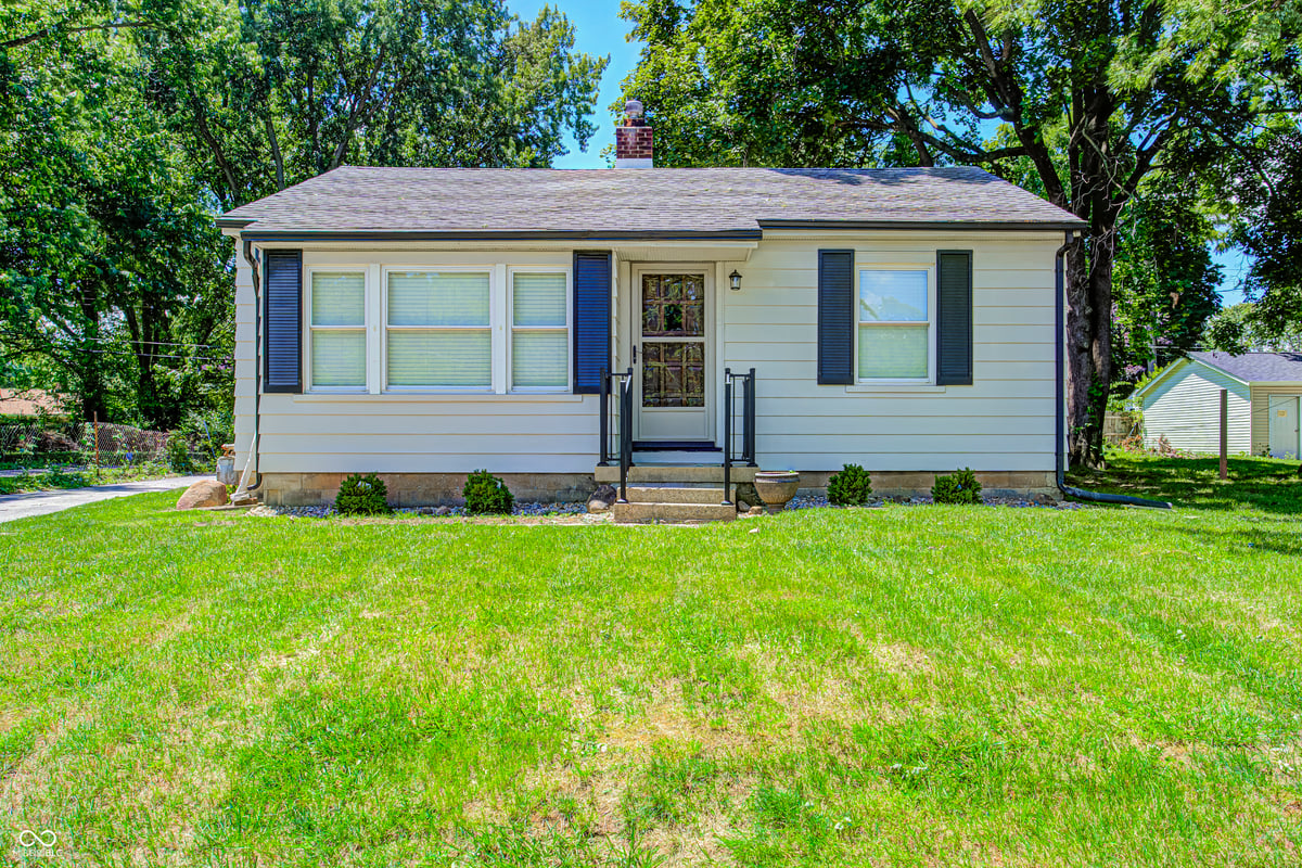 8725 Crawfordsville Road in Indianapolis