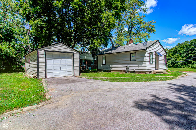 8725 Crawfordsville Road, Indianapolis, IN 46234 property photo 3
