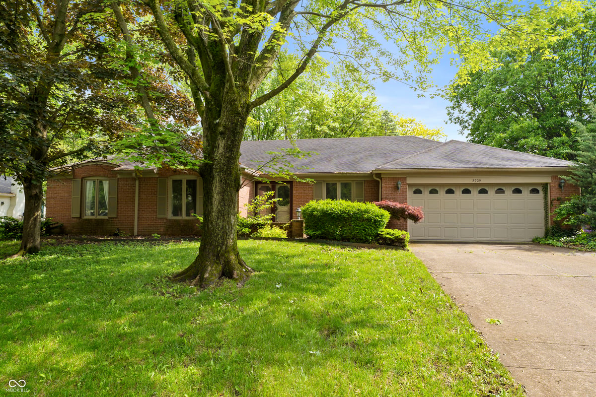 8909 Ellington Drive in Indianapolis