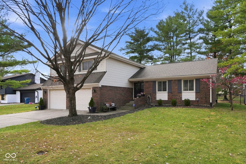 9218 Brantford Court, Indianapolis, IN 46260 property photo 2