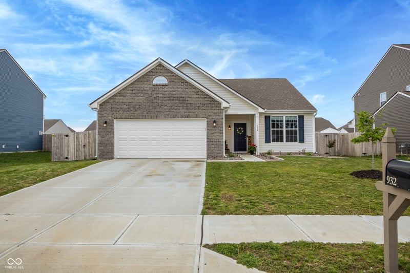 932 Sagittarius Avenue, Franklin, IN 46131 property photo 2