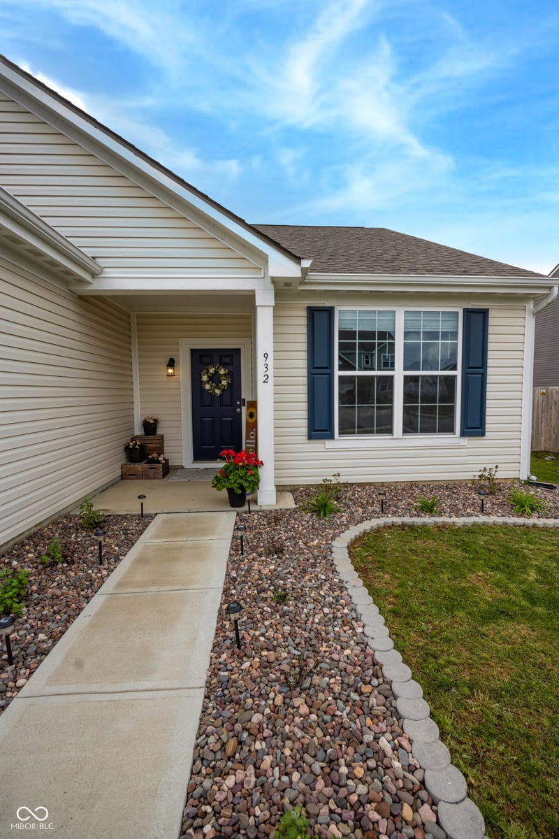 932 Sagittarius Avenue, Franklin, IN 46131 property photo 3