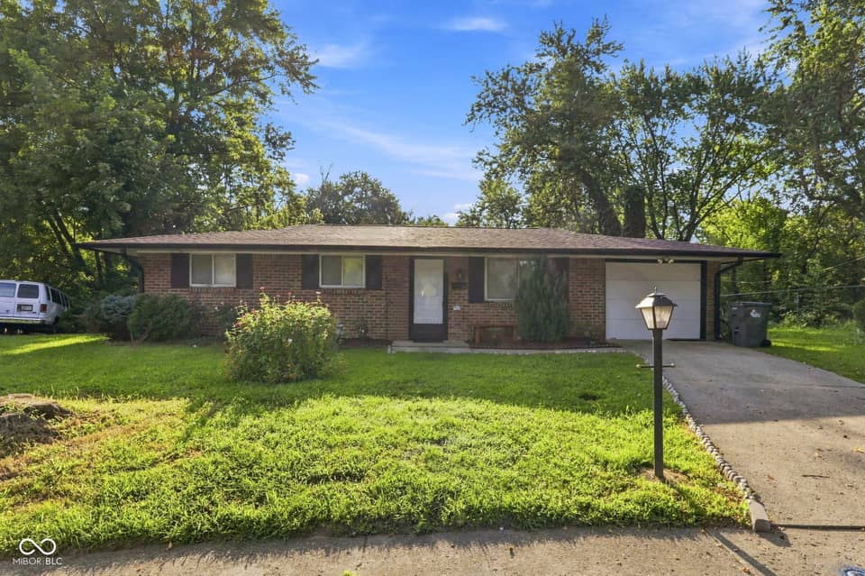 6107 Monarch Circle, Indianapolis