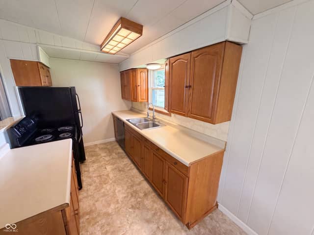 2584 E Phylbeck Avenue, Terre Haute, IN 47805, photo 3 of 21