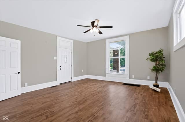1507 Lafayette Avenue, Columbus, IN 47201, photo 4 of 34