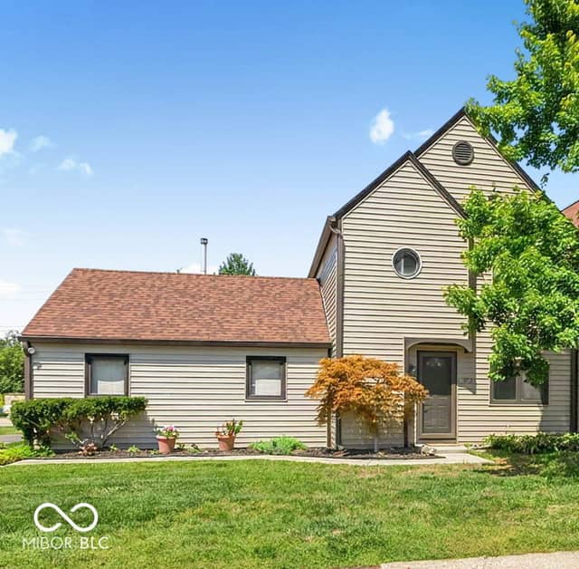 5924 Highgate Circle E, Indianapolis, IN 46250, photo 2 of 45