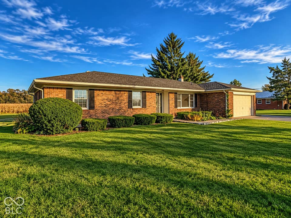 6955 S County Road 200 W, Clayton, IN 46118, photo 1 of 21