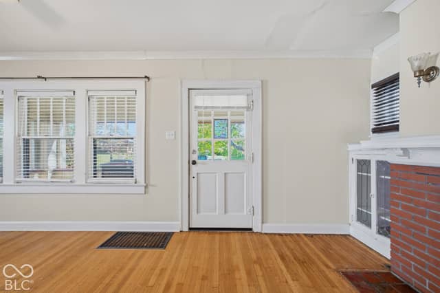 40 N Ridgeview Drive, Indianapolis, IN 46219, photo 5 of 37