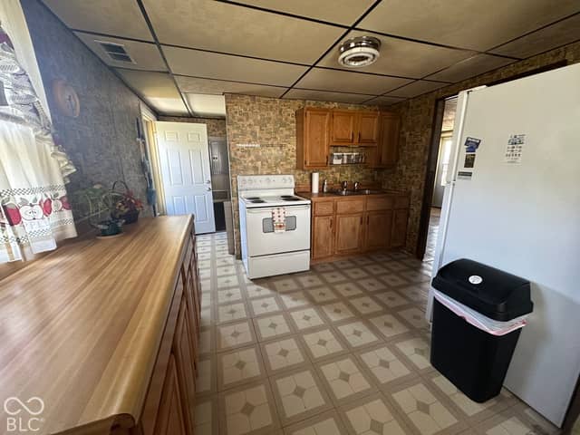 2208 N Rector Avenue, Muncie, IN 47303, photo 5 of 13