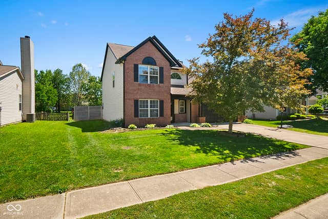 7793 Cobblesprings Drive, Avon, IN 46123, photo 3 of 38