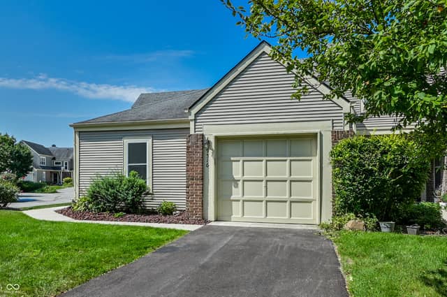 9516 Aberdare Drive, Indianapolis, IN 46250, photo 4 of 27