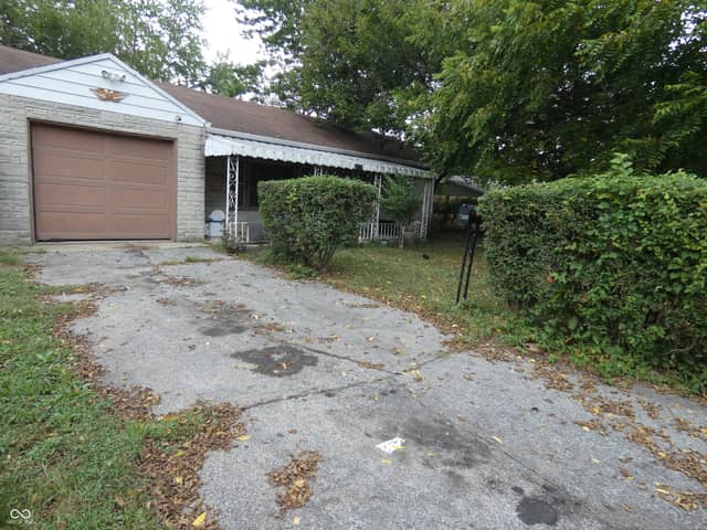 2338 Magnolia Place, Indianapolis, IN 46219, photo 4 of 14