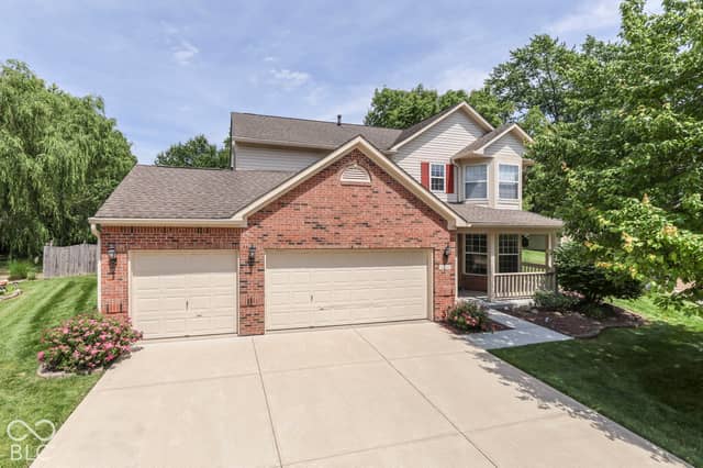 6814 Treyburn Circle, Indianapolis, IN 46237, photo 2 of 63
