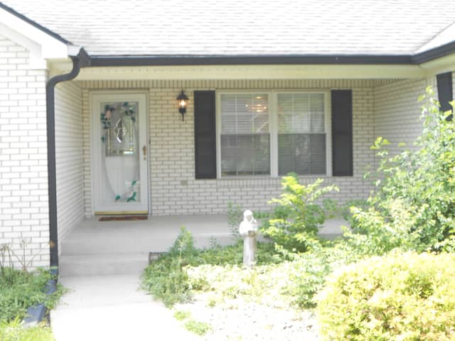 4140 S Danita Court S, New Palestine, IN 46163, photo 3 of 31