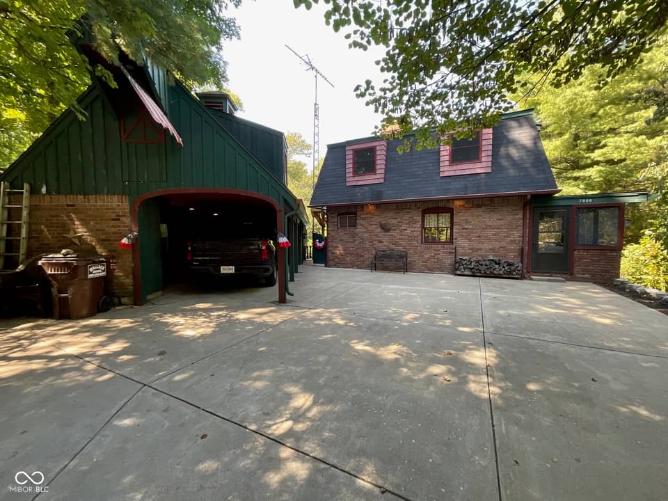 7906 E 240 S, Rockville