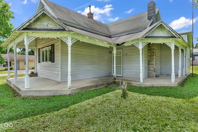 204 S Lafayette Street, Cloverdale, IN 46120, photo 3 of 26
