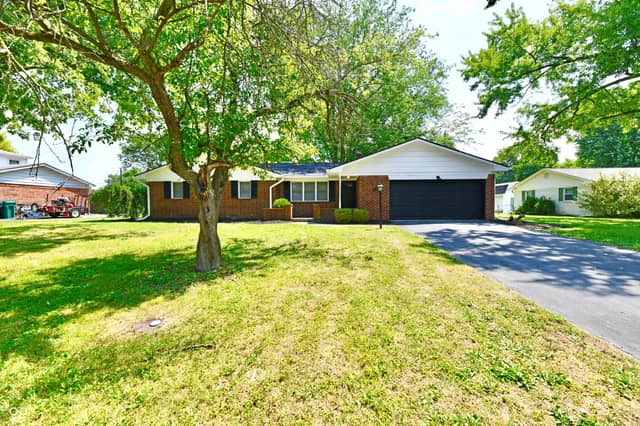 29 Parkwood Drive, Brownsburg, IN 46112, photo 4 of 45
