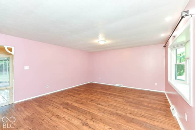 2249 Hogan Drive, Indianapolis, IN 46229, photo 4 of 34