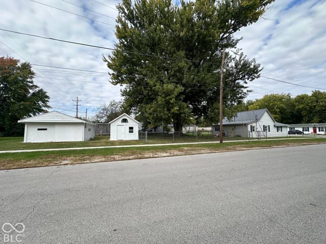 208 N East, Roachdale, IN 46172, photo 3 of 64