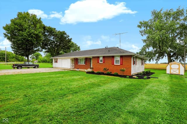 8223 E U S 35 Highway, Losantville, IN 47354, photo 3 of 42