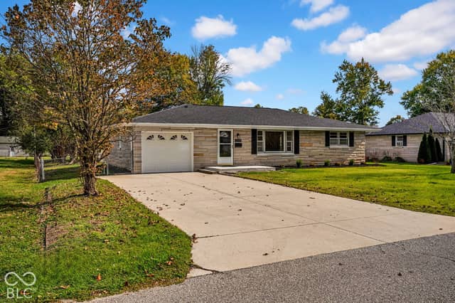 3119 Griffa Avenue, Columbus, IN 47203, photo 2 of 26