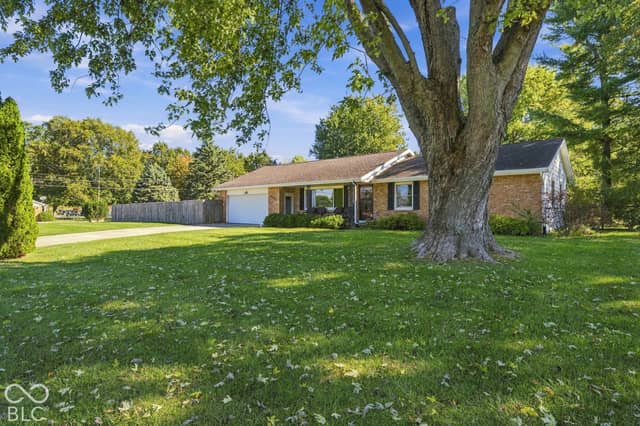 5300 S Breezewood Drive, Muncie, IN 47302, photo 3 of 27