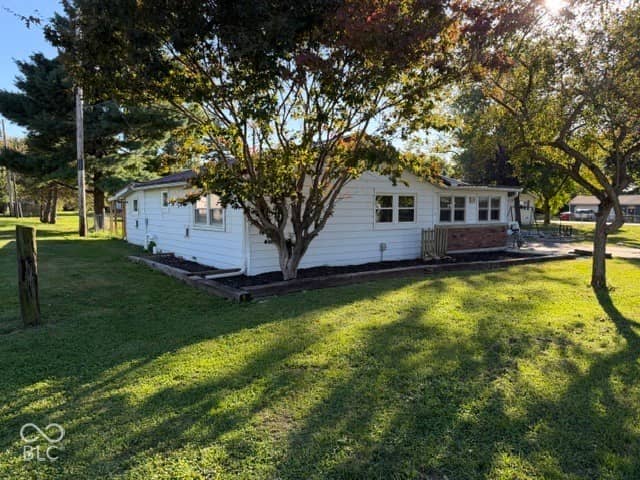 336 E Wilkison, Montezuma, IN 47862, photo 3 of 27