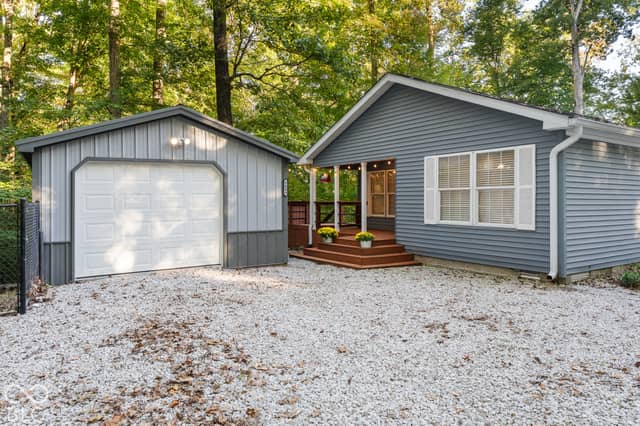 9444 N Gray Avenue, Unionville