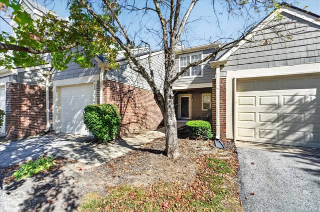 9433 Wimbledon Court, Indianapolis, IN 46250, photo 3 of 28